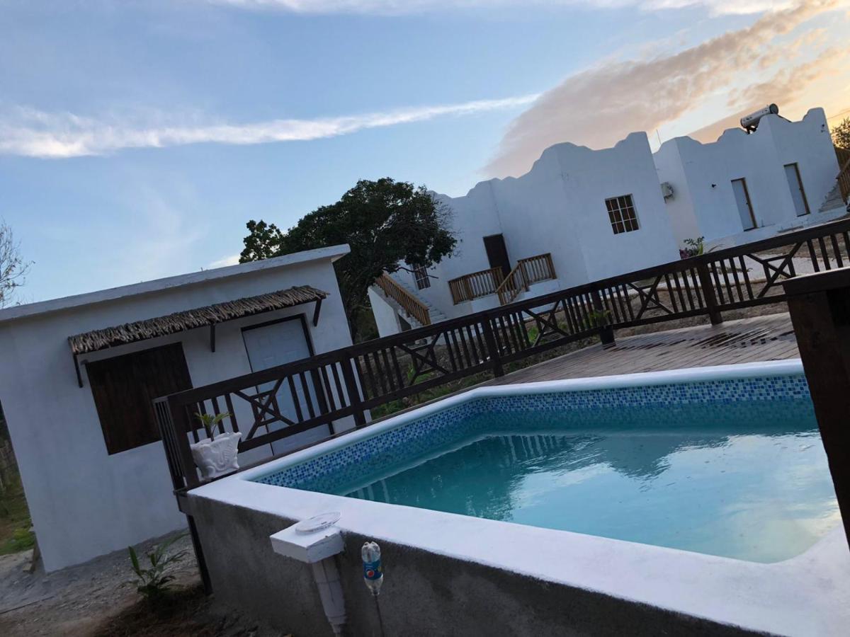 Azteca Villas Treasure Beach Exterior photo