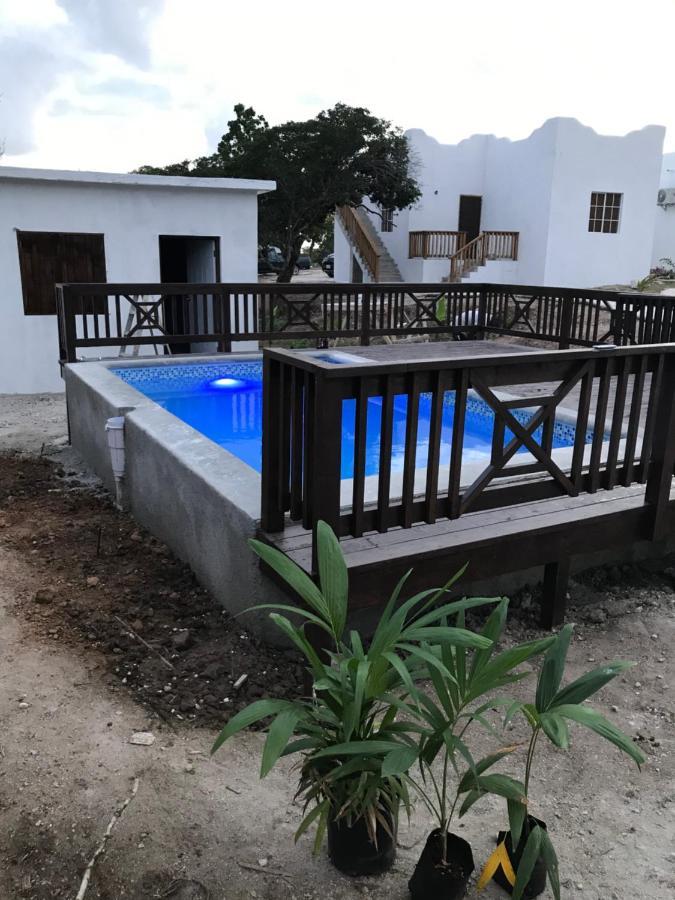Azteca Villas Treasure Beach Exterior photo