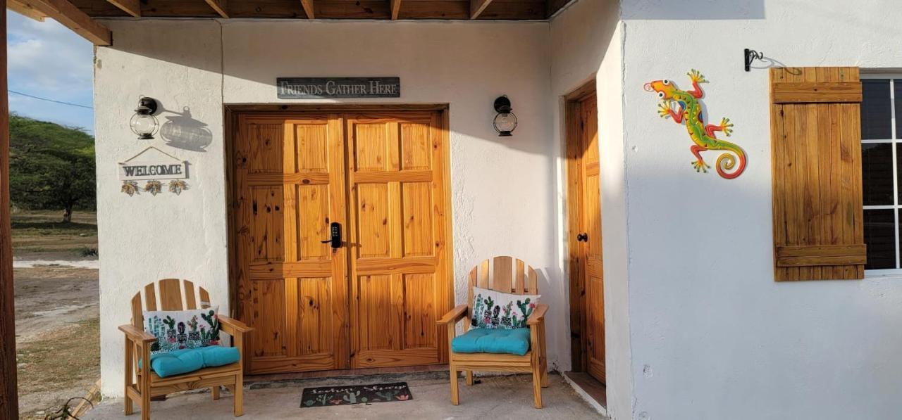 Azteca Villas Treasure Beach Exterior photo